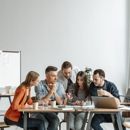 businesspeople-meeting-office-working